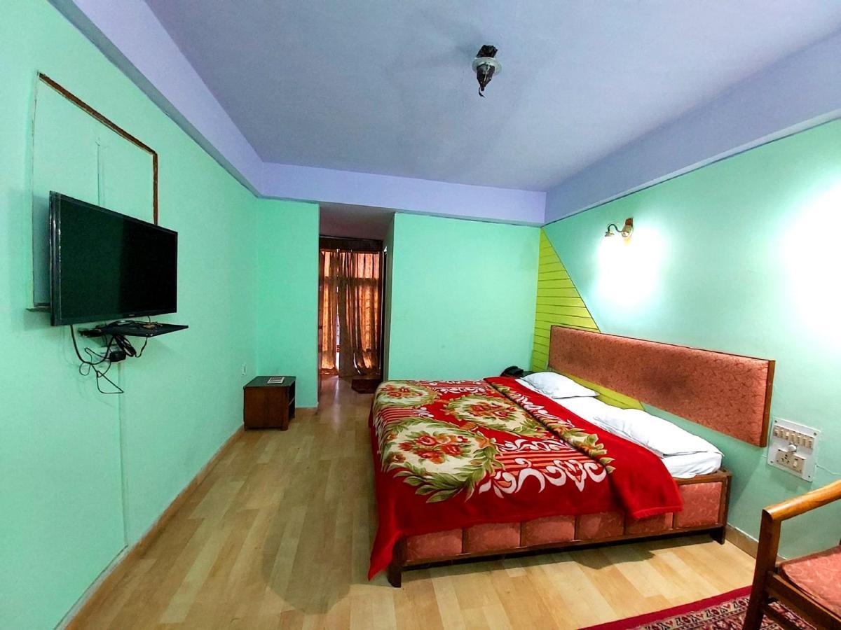 Hotel Radhe Continental Найнітал Екстер'єр фото