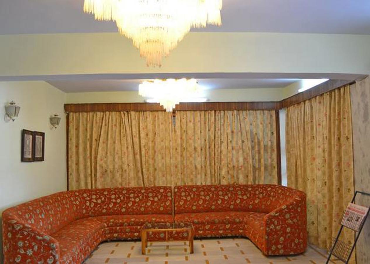 Hotel Radhe Continental Найнітал Екстер'єр фото