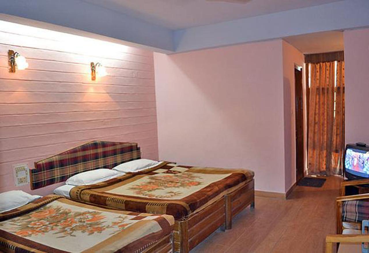 Hotel Radhe Continental Найнітал Екстер'єр фото